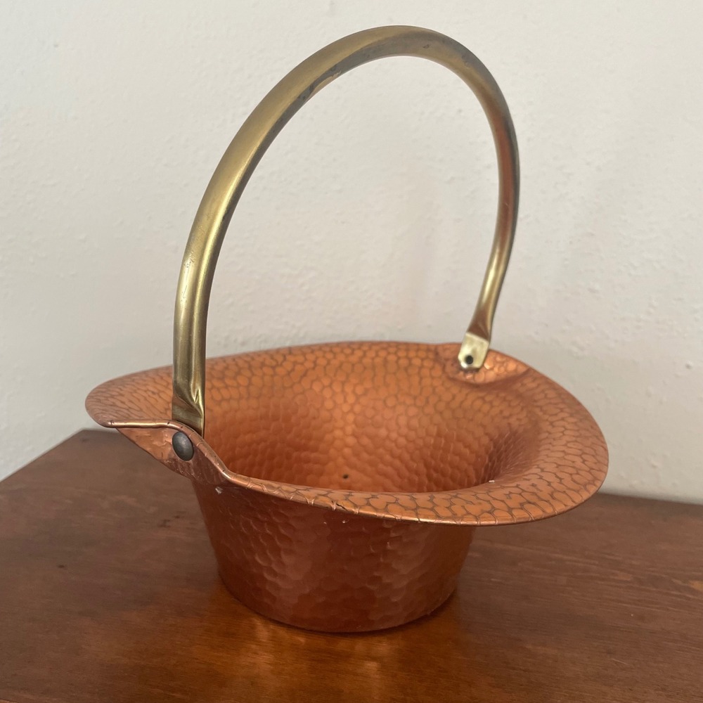 Vintage 70s Coppercraft Textured Hammered Basket Taunton, Mass Moving Handle